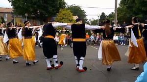 "Ikariotiko" - Greek Dance [video spartonson527 - youtube] Video originale: https://www.youtube.com/watch?v=eKumG66Yq7Y | Musica Popolare Tradizionale
