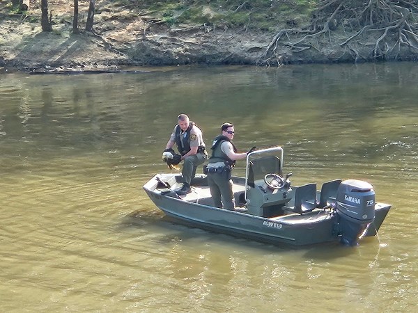 Bald eagle tangled in fishing line rescued from Haw River