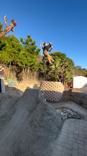 Huge thanks to @mulligan4130 for having everybody over to celebrate your birthday. Happy 50th! | Gary Young