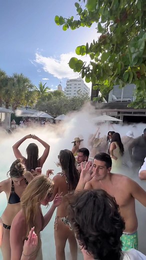 Pool parties in Miami! #miami #miaminightlife #miamiclubs #miamipoolparty #sls #livmiami #storymiami #southbeachmiami #miamipromoter