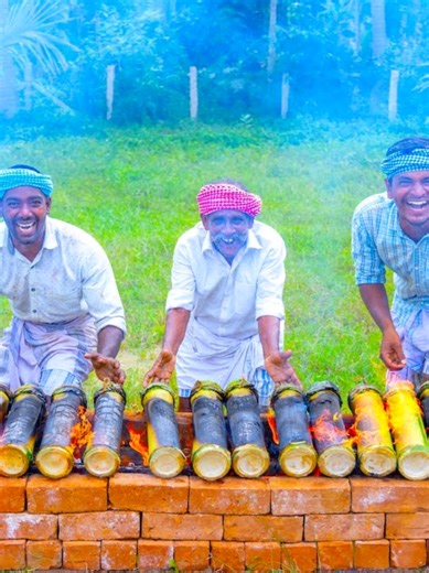 Recipe for cooking chicken in bamboo#foodie #flypシ #fyp #pakistani_tik_tok #Foodie @Village Cooking Channel