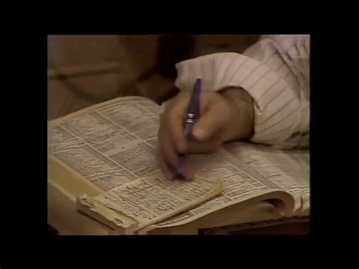 @sesamestreet In 1974, Sesame Street shopkeeper, Mr Hooper (Will Lee, né Lubovsky) spoke Yiddish to Big Bird.