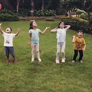 The 5 Important Stages of Play Solitary play. Parallel play. Imitative play. Associative play. Cooperative play. #Kleinetics #playislearning #teamplayers #kidsfitness #funfitness #fitkids #kleineticskids #conesandmarkers #earlychildhoodeducation | Kleinetics