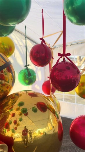 Create a Festive Santa Display for Christmas