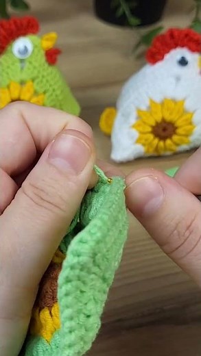 It is very easy to make these cute chubby chickens with 2 crochet square motifs.