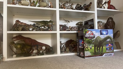 Legacy Collection Apatosaurus by Mattel - Jurassic World Toy Review