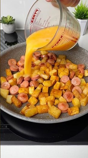 PERFECTLY COOKED CHEESY SAUSAGE POTATO SKILLET!