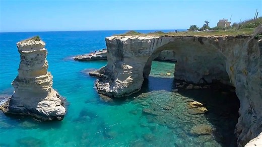 Beloved Lovers Arch vanishes in sudden Valentine's Day collapse in Italy