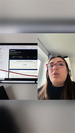 Llegas tarde a la sala de espera y te colocas al frente