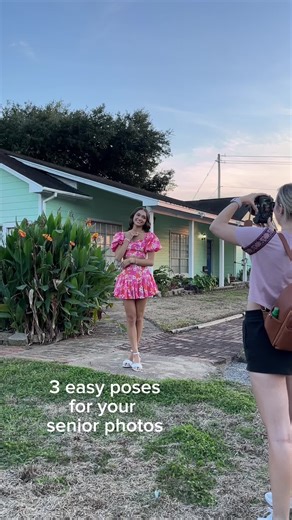 3 easy poses for your senior session!!!! #fyp #photographer #austinphotographer #houstonphotographer #seniorpictures #seniorphotographer
