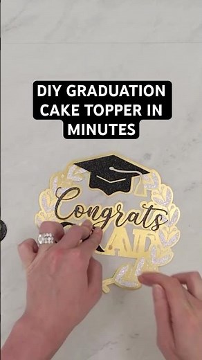 DIY graduation cake topper with Cricut. #cricut #caketopper