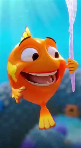 Fish Tries to Keep a Jellyfish as a Pet