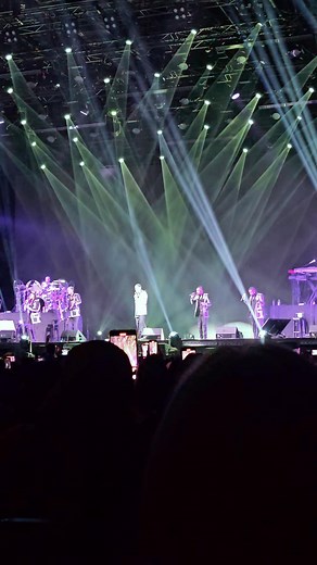 Babyface in concert = instant serotonin boost. 🕺 Every song hits differently when it’s live — pure nostalgia, pure soul. If love had a soundtrack, it would sound like this. #holisticfinancialplanning #certifiedfinancialplanner #islamicfinancialplanner #islamicfinancialplanning #islamicfinance #corporatetrainer #investment #personalfinanceforwomen #personalfinancemalaysia #financialliteracy #financialplanning #womenwealthworkshop #womenwealthworkforce #financialliteracyforwomen | Aisya Rahman Ad