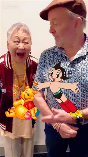 Mari Shimizu — the legendary voice of Astro Boy (1963), the spark that ignited anime. Jim Cummings — the voice of voice-over itself, Winnie the Pooh Voice Swap From Tokyo to the Hundred Acre Wood, these legends remind us that voices don’t just tell stories — they become them. #jimcummings #voiceswap #anime #marishimizu 💛 | Jim J Cummings