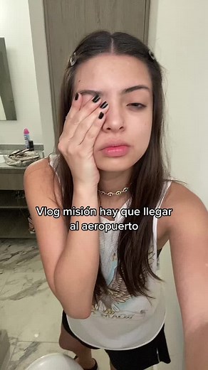 Airport Vlog: Journey and Dining Adventures