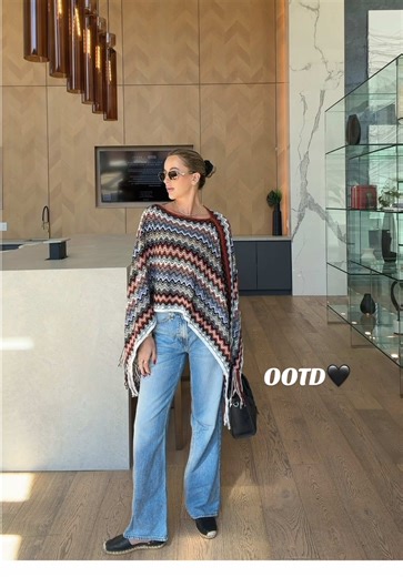 Chic Big Poncho Outfit Ideas for Miami Fashion