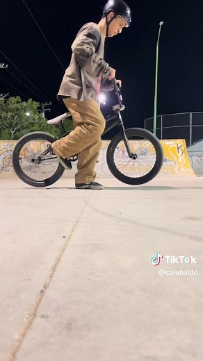 Tutorial de tail whip voice reveal inedito El dotor #bmxposser #bmxposserteam #bmx #bmxmexico #bmxstreet #fyp #tiktoknoloborres #paratitiktok #bmxmeme #fypシ #bmxlife #fypシ゚viral #tailwhipsquadbmx #lentejas #bmxlove #bmxboy #bmxindia #bmx2 #bmxtiktok #bmxyusuf