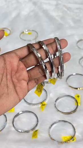 9.7K views · 401 reactions | 92.5 Silver Stylish Kadaas勞朗 @cheyyar_srikumaran Contact No: 81223 98743 / 88254 38246 Address : No. 6, loganathan Street, Cheyyar, Tiruvettipuram, Tiruvannamalai Dt - 604 407, Tamilnadu, India. For More Gold Related Video Follow @karmayogisase Managed by @bizfluence.company #trending #gold #fancystuds #fancyjewellery #ladiesstuds #cheyyarsrikumaran #antiques | Cheyyar Sri Kumaran | Facebook