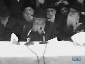 Purim Farbrengen 5732 (1972) - Experience a Purim Gathering with the Lubavitcher Rebbe, of righteous memory