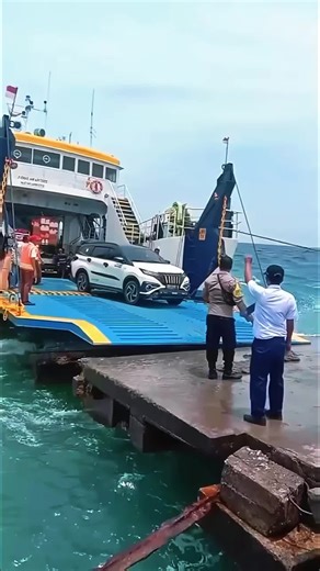 #oceanlife #ocean #waves #ship #storm 🇬🇧