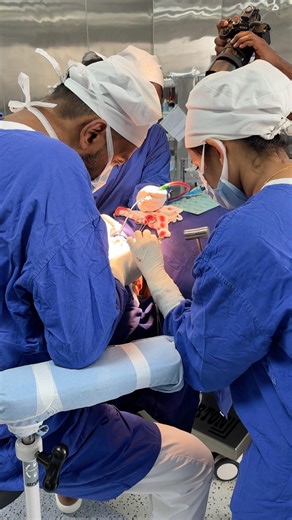 Working on a important rhinoplasty