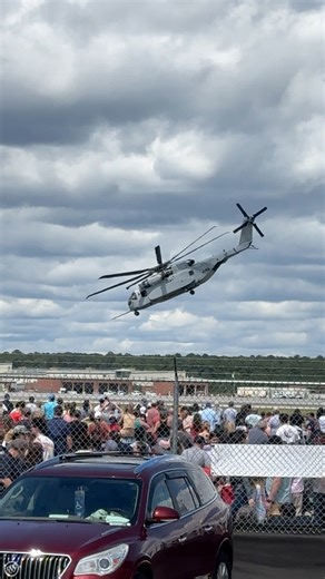 277K views · 1.5K reactions | Sikorsky CH-53E Super Stallion at the Cherry Point Air Show 2024 #airplane #aircraft #aviation4u #flying #aviation #avgeek #aviationlovers #fyp #viral #AmaZing #usa #airshow #airshowfan #airplanelovers #airshow2024 | Air Show Fan | Facebook