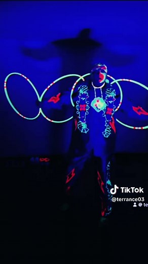 #nativeamerican #canadaindigenouspeoplesday #foryoupage #indigenoustiktok #nativetiktok #fyp #hoopdancer #