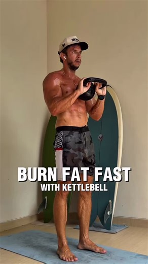 DEEE / FIT & FOCUSED on Instagram: "🔥BURN FAT FAST WITH KETTLEBELL ⏱️3 rounds | 30 sec work | 30 sec rest 1️⃣ Around The Body Reverse Lunge 2️⃣ Upright Row Reverse Curl 3️⃣ Hand to Hand Swing 4️⃣ Bent-Over Row 5️⃣ Push-Up Pull Through 🤝 Shave | Save | Enjoy #kettlebellworkout #homeworkout #workoutvideos #workouttips #fitness"