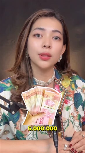 AYU RIANTI on Instagram: "Iphone 17 jadi komoditas TERLARIS, bak kacang goreng di Indonesia? #mom #mompreneur #momboss #momlife"