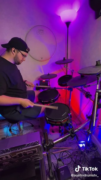 Heard this new song and I had to play along🥁🎶 | Easy to love you | @gablepriceandfriends #drums #drumcover #vibes #sticks #trending #trend #popular #pop #music #song #lights #fall