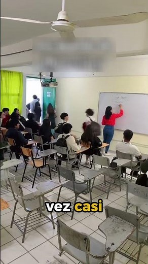 Poor TEACHER🤣