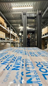 📦 Segui il viaggio di un prodotto Italian Pool direttamente nel cuore del nostro magazzino! Ogni fase, dall'arrivo alla spedizione, è accuratamente pianificata per garantire qualità e efficienza. Da Italian Pool comprendiamo l'importanza del tempo per i nostri clienti e partner, per questo ci impegniamo a rispettare ogni scadenza Il tuo pacco sta arrivando! | Italian Pool