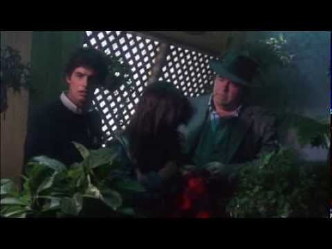 Gremlins (1984) Jump Scare - Gremlin In The Fountain