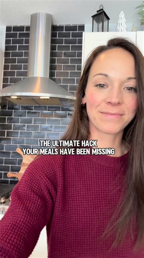 Ally Henry on Instagram: "✨OPEN FOR RECIPE DETAILS ✨ Pickled red onion ingredients: 1 large red onion, sliced 1 cup water 1 cup distilled vinegar 3 tbsp maple syrup 1 tbsp fine sea salt Directions: Slice the red onion and place in a large mason jar. Add water, vinegar, maple syrup, and salt to a small saucepan & whisk to combine. Bring to a boil. Remove from heat. Pour over sliced red onions. Allow to cool, cover, and store in the fridge for up to 3 months. PS. I use these often, so I’m able to 