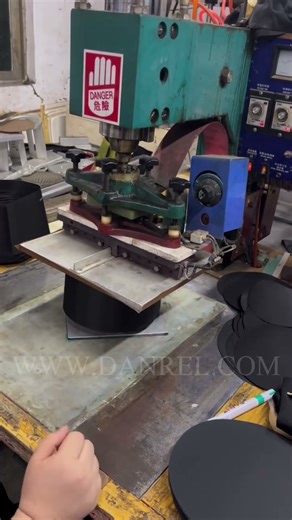 High Frequency(HF) PVC Welding Machine to Weld a Cylinder Round Bottom