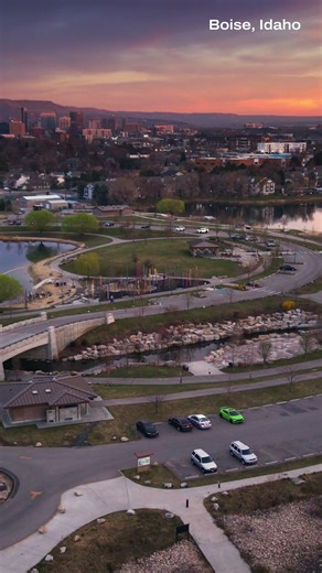 Stunning Boise sunset drone flight – Esther Simplot Park