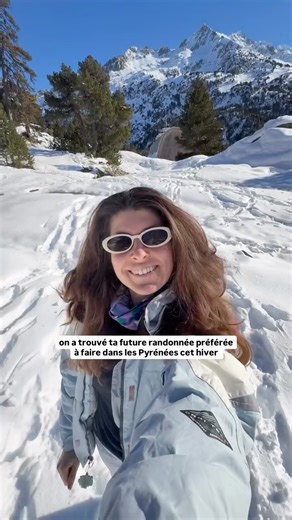 Elisa & Alexandre | adventure, travel & blog on Instagram: "la rando à faire pour découvrir les Pyrénées sous la neige cet hiver (et ça se passe à Cauterets) 👇🏻 Commente « PYRÉNÉES » et reçoit le tracé de cette magnifique randonnée au départ du Pont d’Espagne. Informations pratiques : * 16km, +650 de dénivelé, 3h30-4h * Difficulté moyenne (à cause de la longueur) * Possibilité de dormir et manger au refuge Wallon (réservation fortement recommandée) * On vous conseille au minima des crampons po