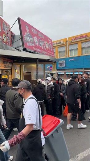 19. (A belated video: Experiencing New Year's in Korea) New Year's Eve, Korean nightlife district...