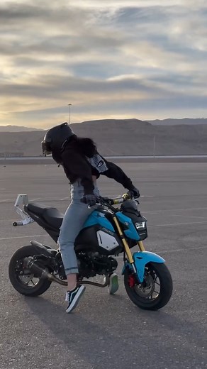 1.2M views · 10K reactions | That didn’t end well #Stunning #bikestunt #practicemakesperfect #rider #training #fail | Mono Moto Show | Facebook