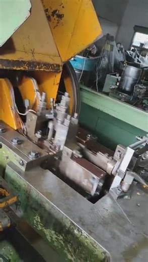 1 die 2 blow cold header machine #machine #header #fastener #manufacturing #bolt #coldheadingmachine