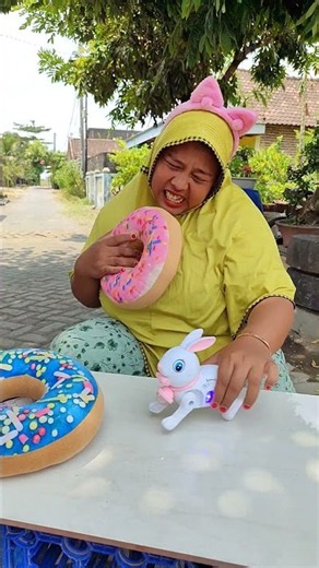 Don't take my banana 😭#shorts #funny #trending #subscribe