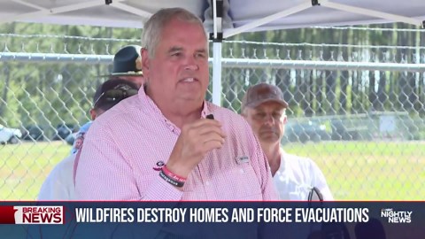 Wildfires rage in southern Georgia, destroying homes