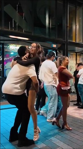 🍸 After Midnight Outside the Hottest Nightclubs | Urban Life 4K