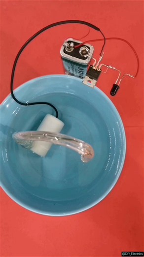 DIY Mini Automatic Fire Extinguisher! 🧯⚡ #DIY #Electronics #Invention #LifeHacks #tech