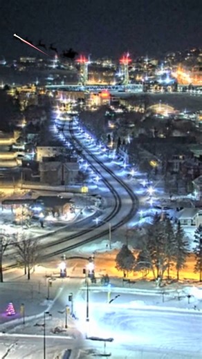 🎅 BREAKING: Santa spotted on the Michigan Technological University campus webcam timelapse heading over the Lift Bridge! 🎄 Nestle in this Christmas Eve, then rise to winter wonder and holiday exploring come morn! #Keweenaw #KeweenawPeninsula #PureMichigan #VisitKeweenaw #CopperCountry #ExploreTheUP #UpperPeninsulaMichigan | Visit Keweenaw