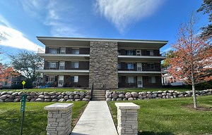 222 S Tryon St #8, Woodstock, IL 60098 - MLS 12492377 - Coldwell Banker