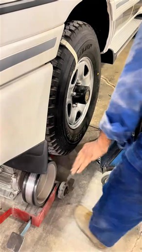 Wheel balancing #DIY #automotivetechnician #mechanic #automotiv | carautomotive3