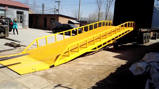 High Capacity Mobile Dock Ramp with Stable Base for Flexible Warehouse Operations