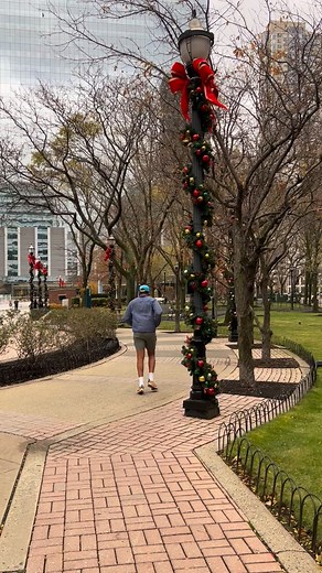 🎄The holidays often come with high expectations — from traditions to maintain, plans to organize, and invitations that can be hard to decline. However, it’s important to remember that you don’t owe your energy to everything and everyone. Saying “no” doesn’t mean you are difficult; it means you are being mindful. It helps safeguard your peace, time, and well-being, which is especially important during this time of year. Honor what you are able to do, and let go of what you cannot. This way, your