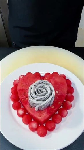 水果西瓜蛋糕 西瓜蛋糕，满满的温馨与甜蜜#原创视频 #西瓜蛋糕